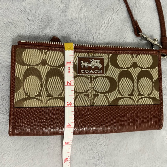 Coach wristlet wallet. - Picture 5 of 6